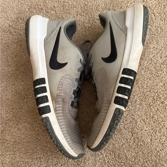 Nike Flex Control TR4 Mens Size 8 Shoes Sneaker Gray - Picture 1 of 6